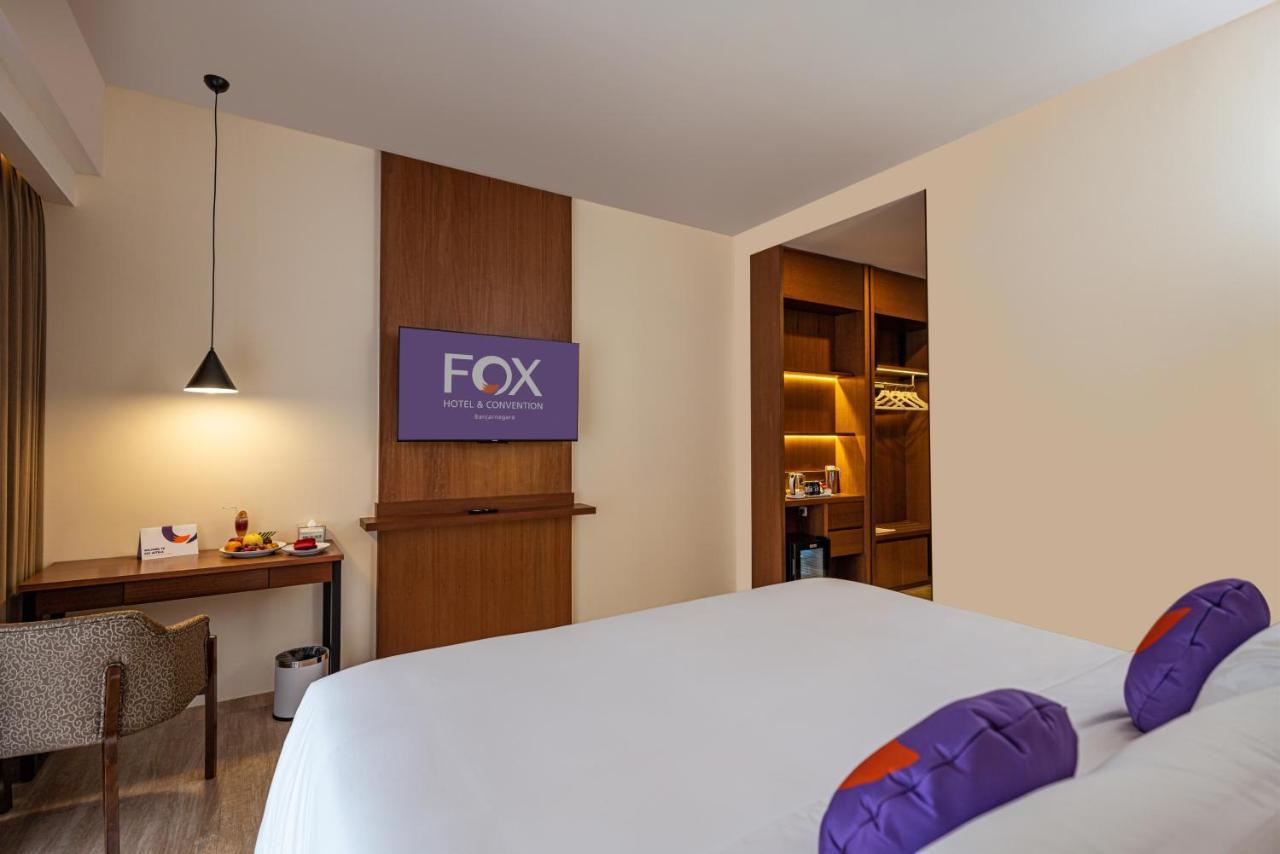 Fox Harris Hotel & Convention Banjarnegara Exterior foto